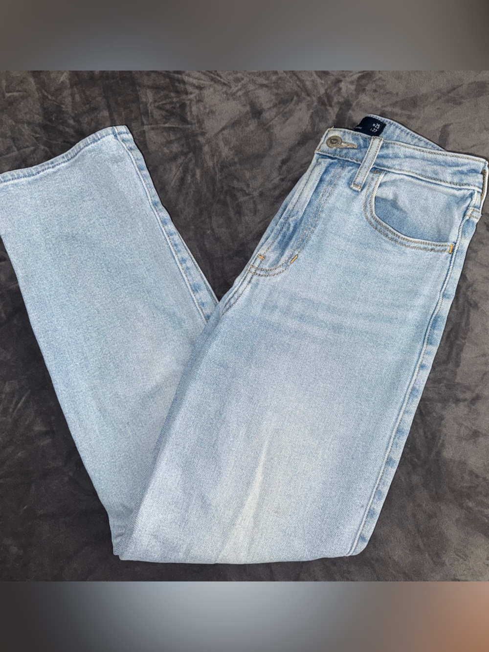 Hollister Light Wash Women's Jeans - Classic High-Rise Straight